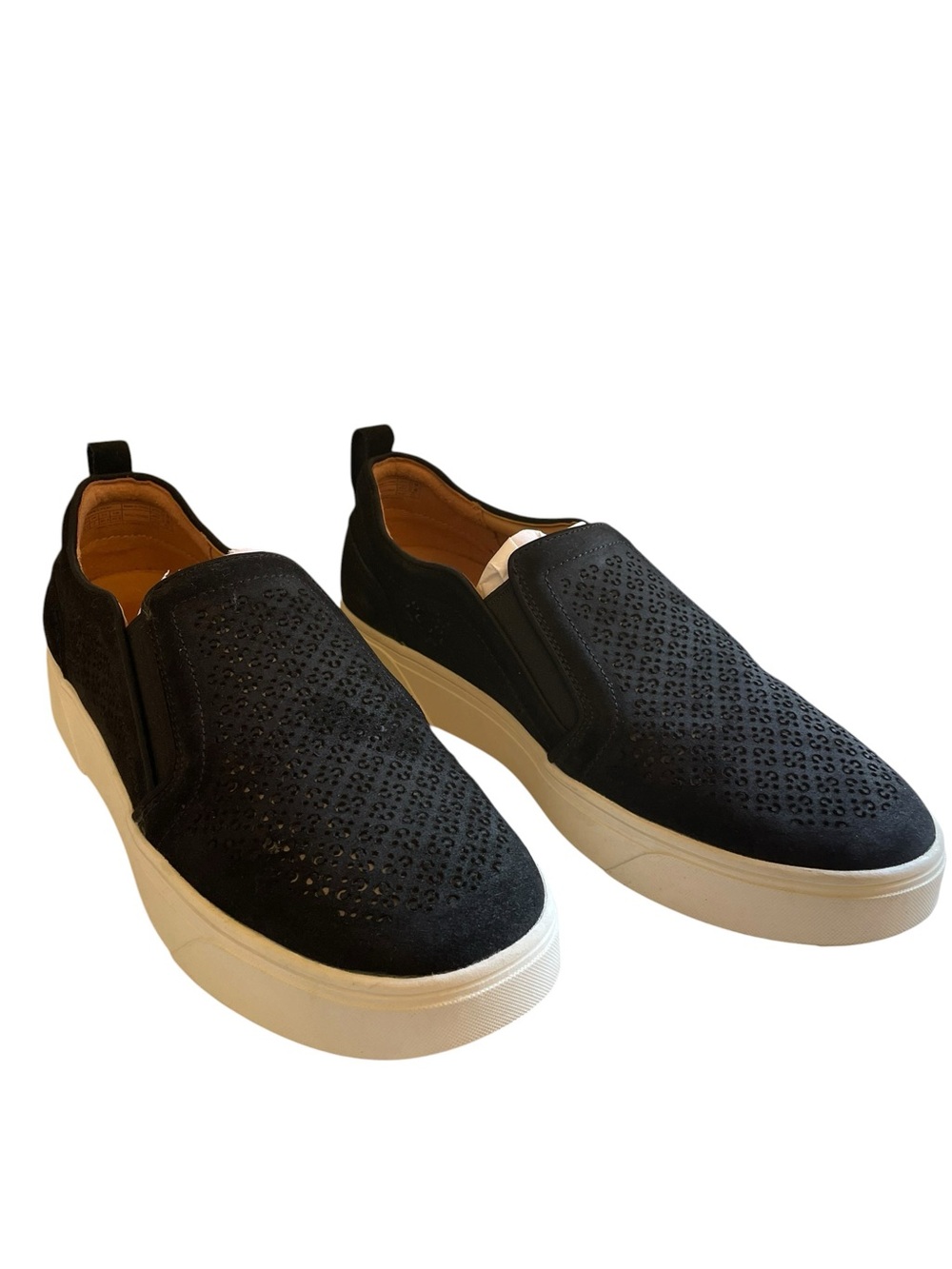 Vionic Kimmie Perforated Black Slip-On Sneakers with White Sole Size 9.5 NEW